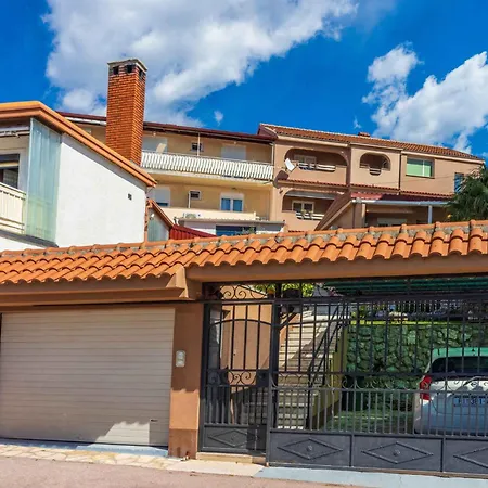 Apartment In 45056 *